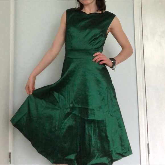 Modcloth Dresses & Skirts - Taffeta fit and flare